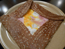 川崎駅直結！そば粉100％のガレット☆