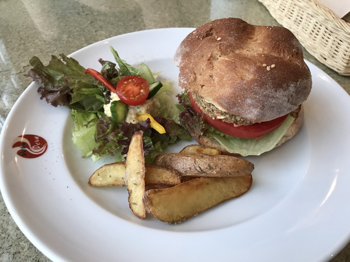 ダイエット中にハンバーガー♡DevaDeva　Cafe