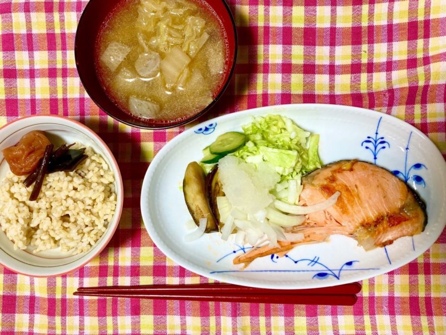 朝ごはんを食べましょう