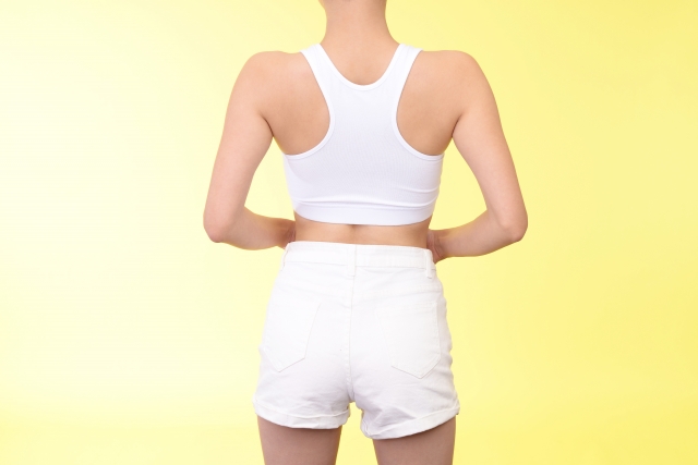 女性の年齢は○○に出る