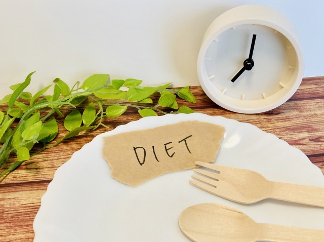 ダイエット中の間食について