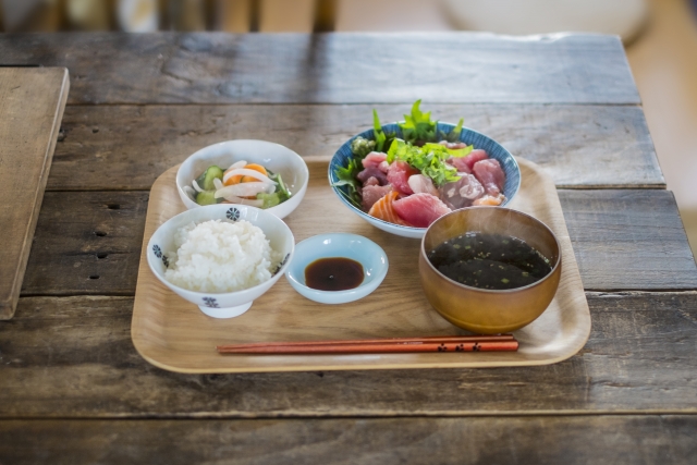 外食をするとき、品数も意識してみましょう